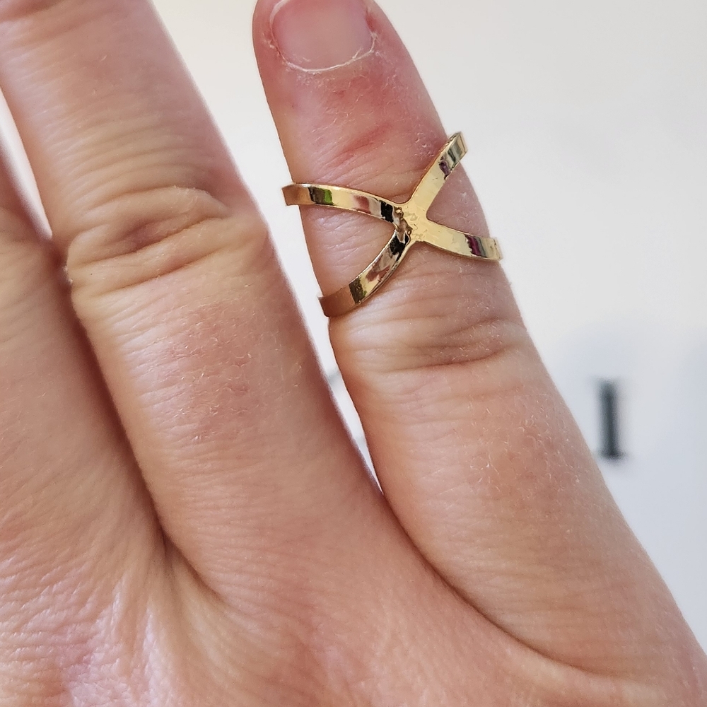 🔷️ Gold Plated X Style Wrap Ring Size 4 NWT - Picture 3 of 3